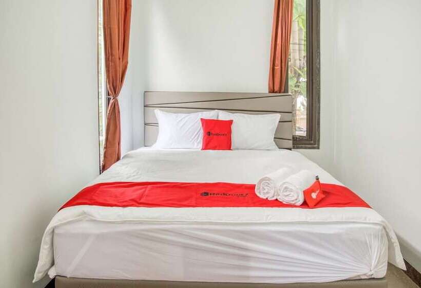 펜션 Reddoorz Near Taman Mini Jakarta
