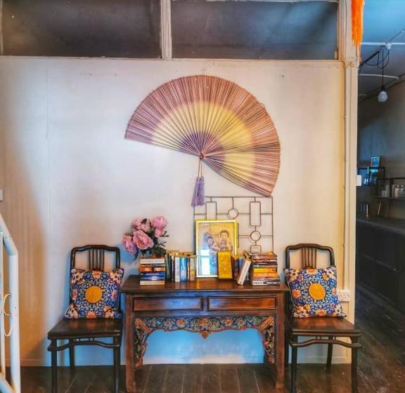 Общежитие Spot On 89749 Mamasan Guesthouse