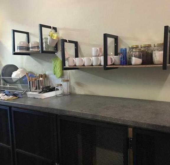 Общежитие Spot On 89749 Mamasan Guesthouse