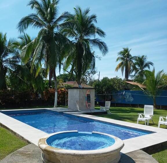 هاستل Yubarta Lodge