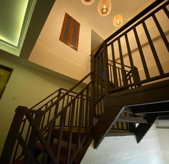 فندق Anggun Lodge