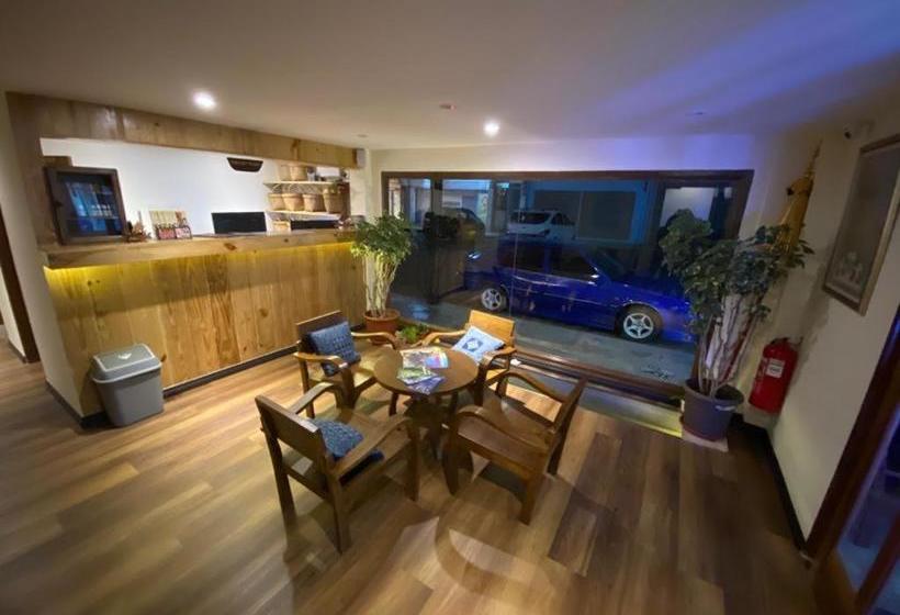 فندق Anggun Lodge