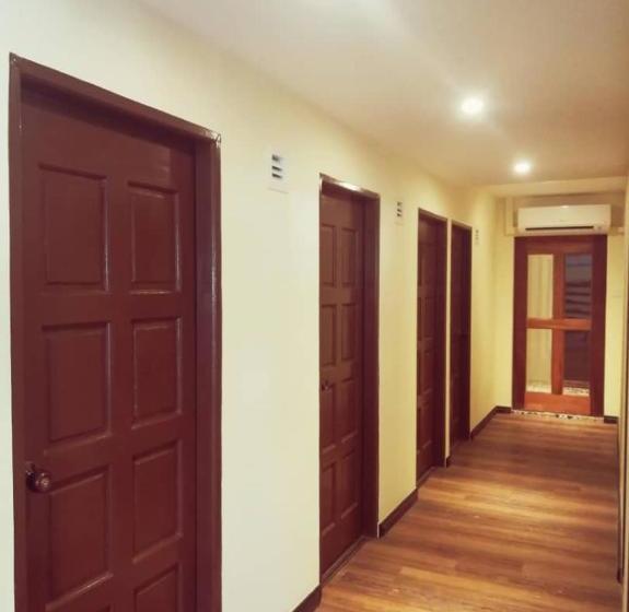 فندق Anggun Lodge