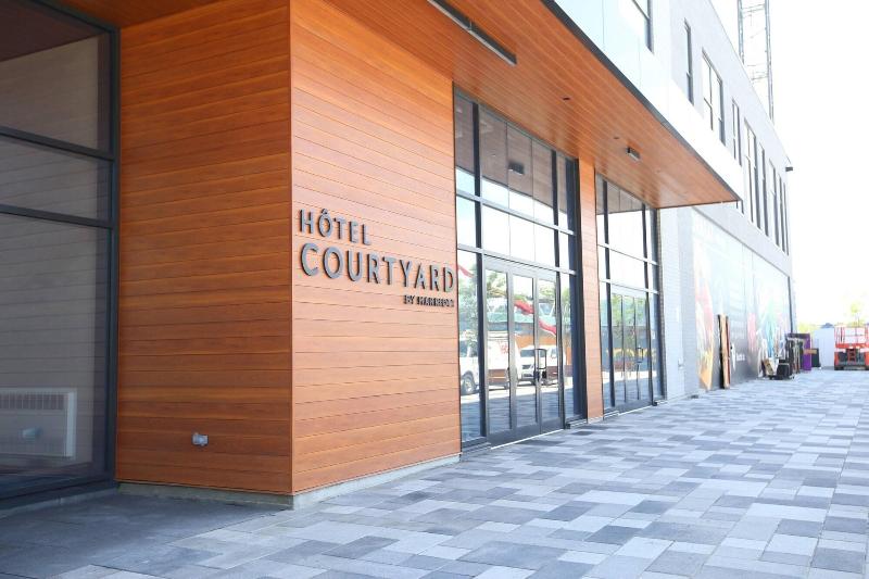 호텔 Courtyard By Marriott Montreal Brossard