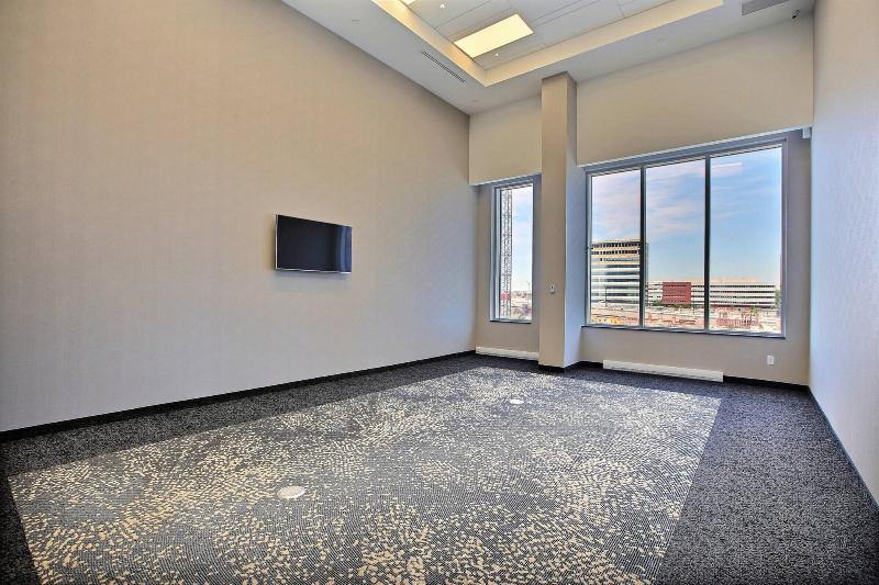 هتل Courtyard By Marriott Montreal Brossard