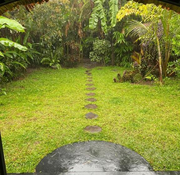 Отель Igabara Hobbit House