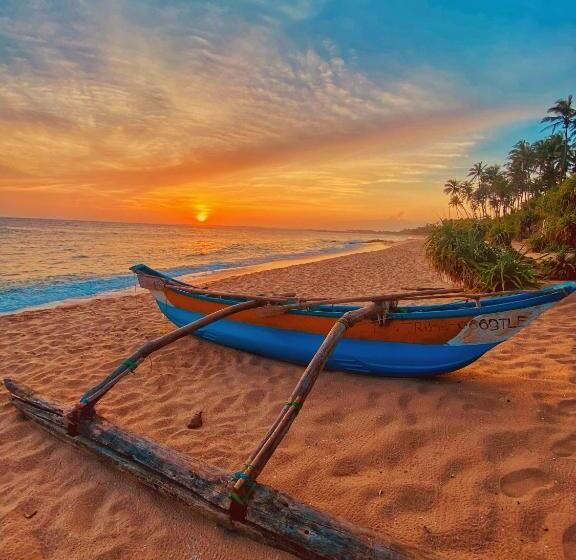 Отель Igabara Hobbit House