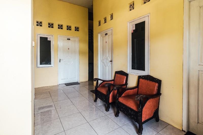 هتل Oyo 2165 Alyah Guest House Syariah