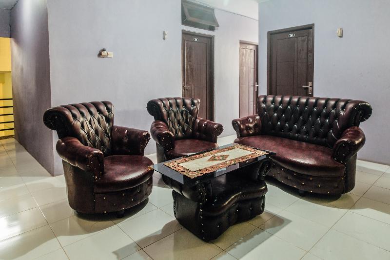 Отель Oyo 2165 Alyah Guest House Syariah