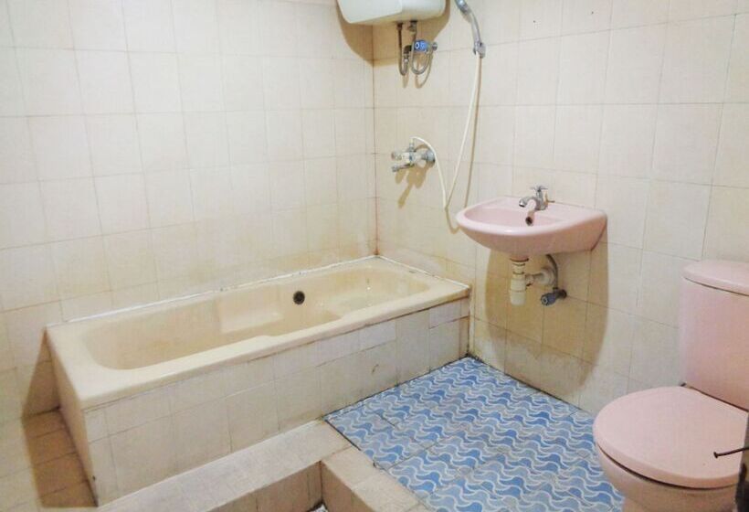 فندق Oyo 2217 Galaxy