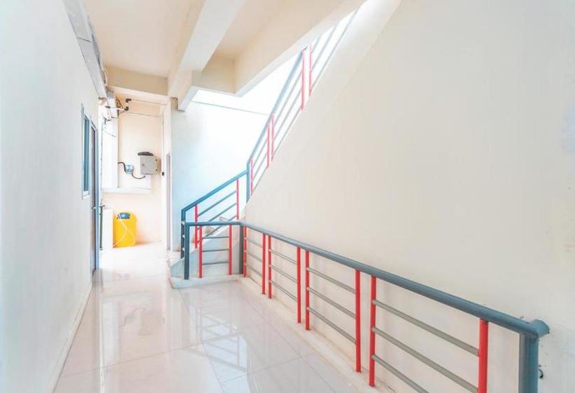 Отель Oyo 2230 Ava Guest House