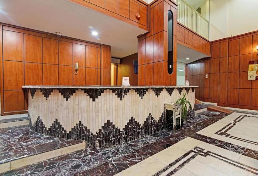 فندق Oyo 367 Season