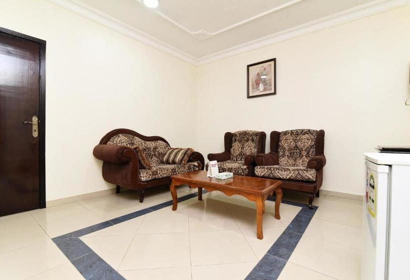 فندق Oyo 367 Season