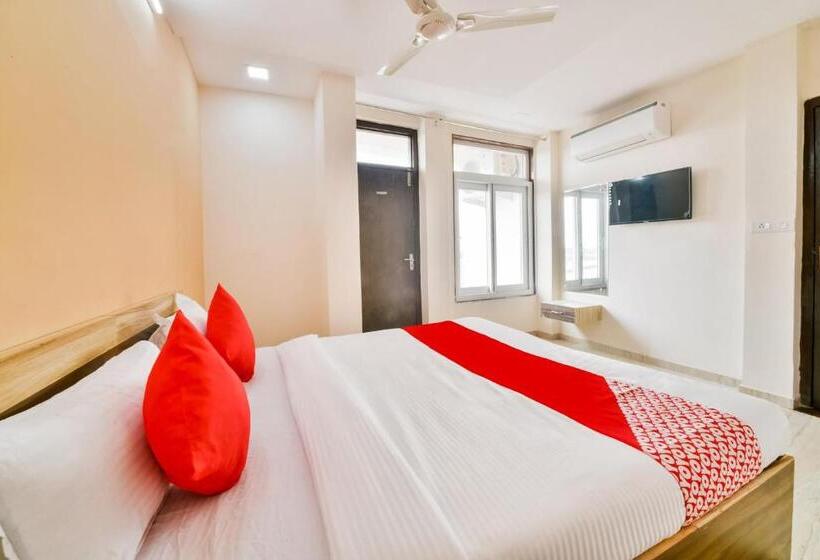 فندق Oyo 61373  Paradise