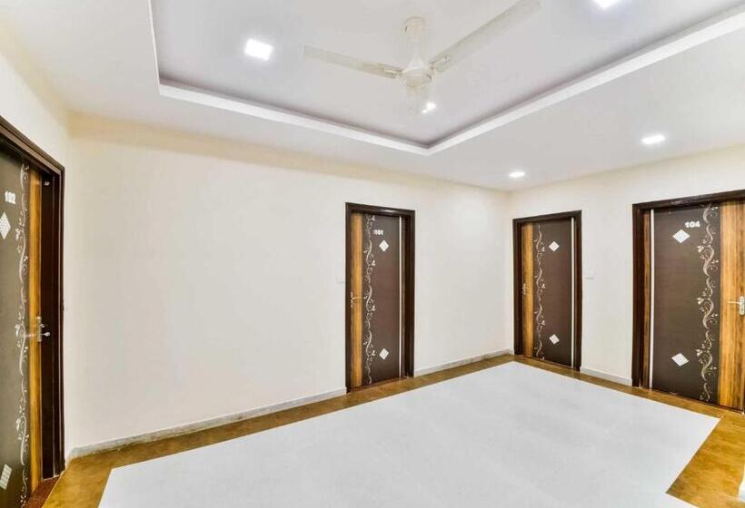 فندق Oyo 61373  Paradise