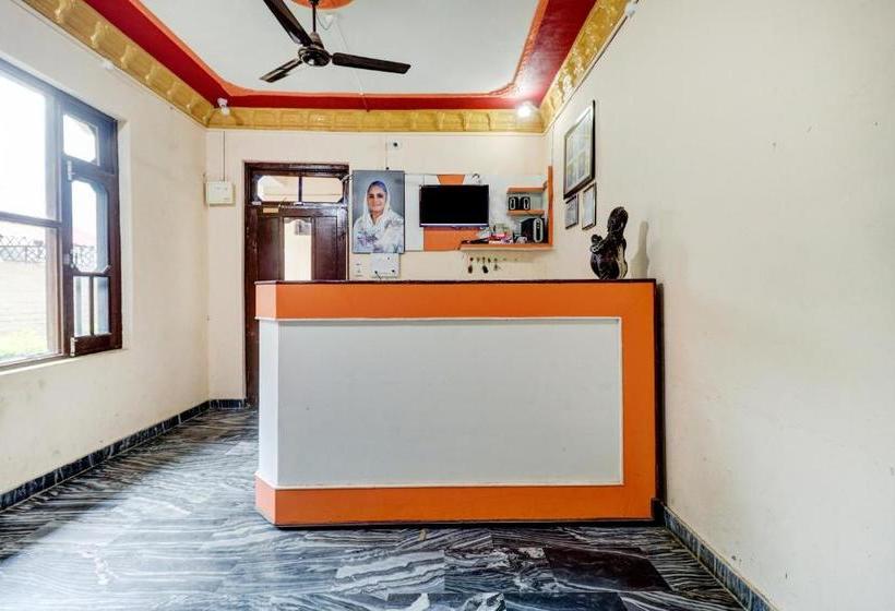 فندق Oyo 65843 Shanechamba