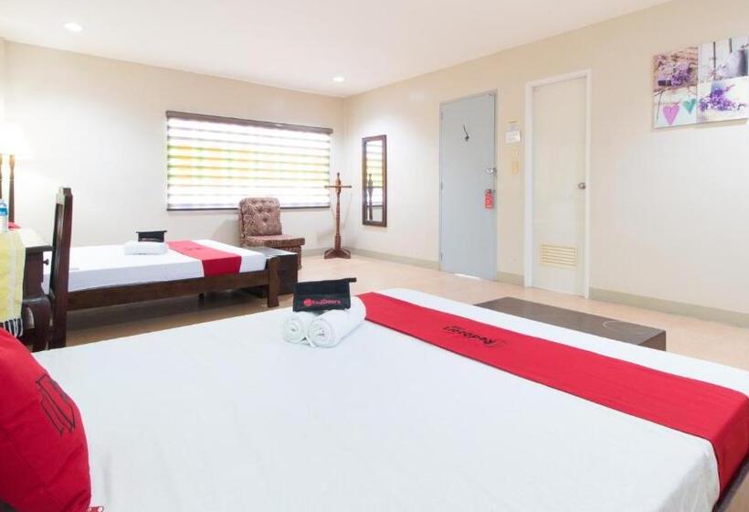 هتل Reddoorz At Teofila Lodge