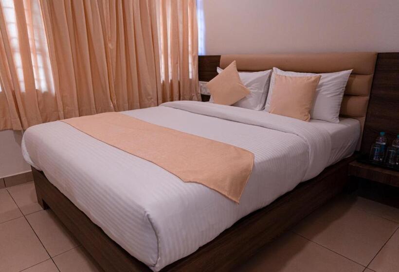 ホテル Sharda Residency