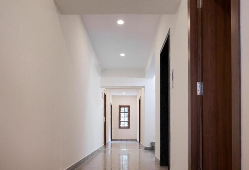 ホテル Sharda Residency