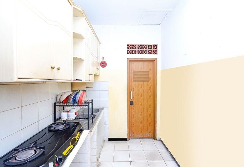 ホテル Spot On 2240 Simpang Tujuh Residence