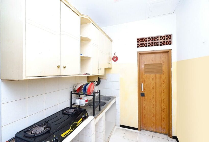 ホテル Spot On 2240 Simpang Tujuh Residence