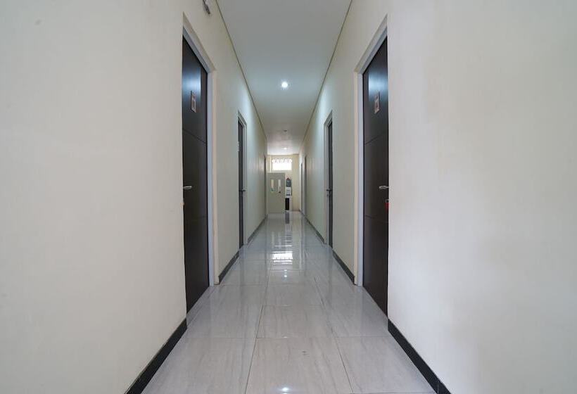 Отель Spot On 2246 Kost 97 Syariah