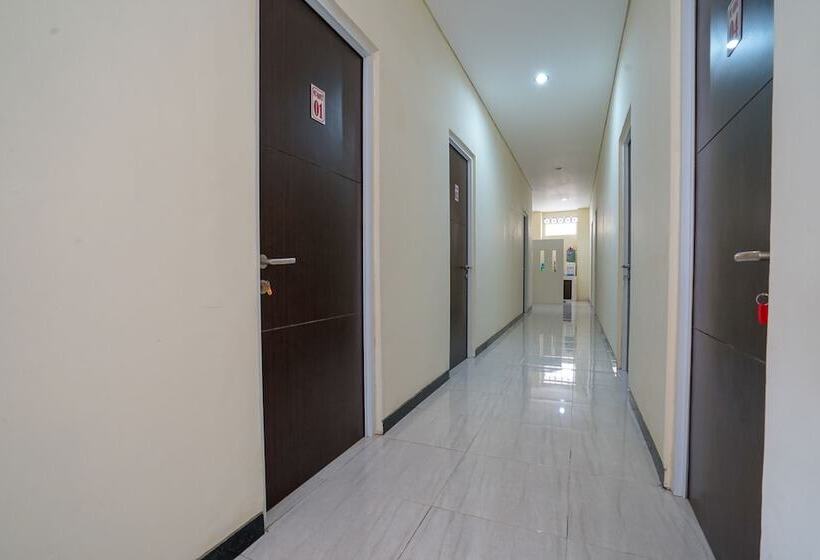 Отель Spot On 2246 Kost 97 Syariah