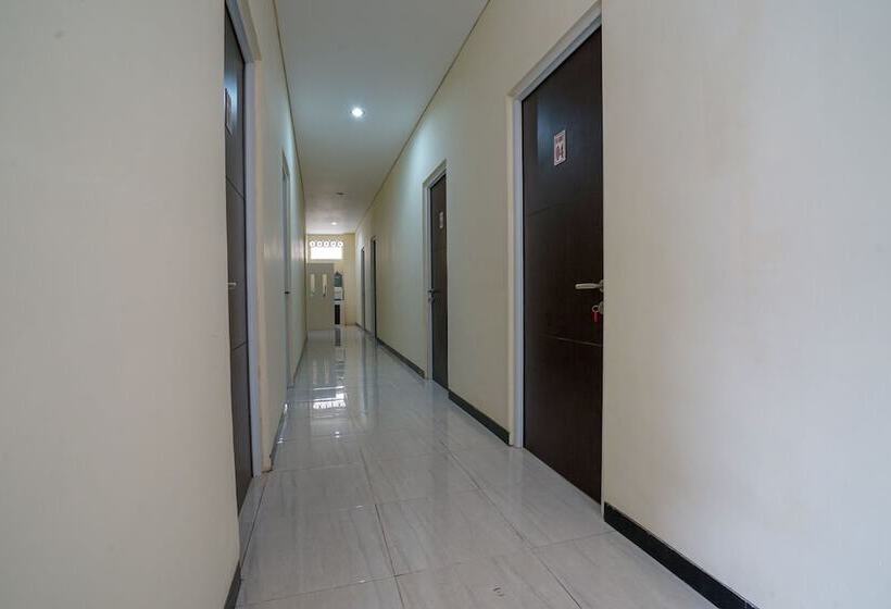 Отель Spot On 2246 Kost 97 Syariah