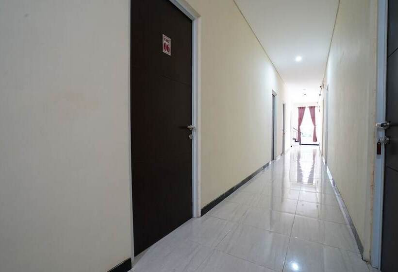 Отель Spot On 2246 Kost 97 Syariah