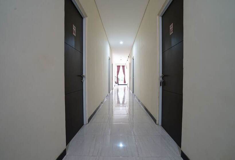 Отель Spot On 2246 Kost 97 Syariah