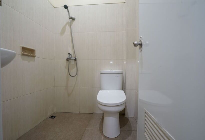 Отель Spot On 2246 Kost 97 Syariah