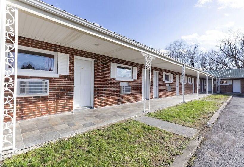 מוטל OYO Hotel Cave City KY