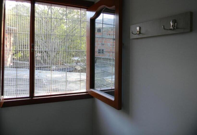 ペンション Hostalnativo