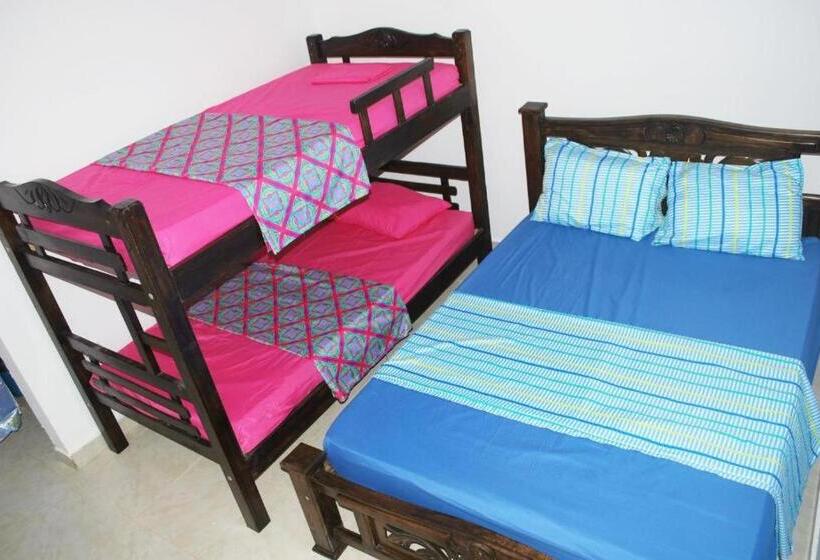 ペンション Hostalnativo