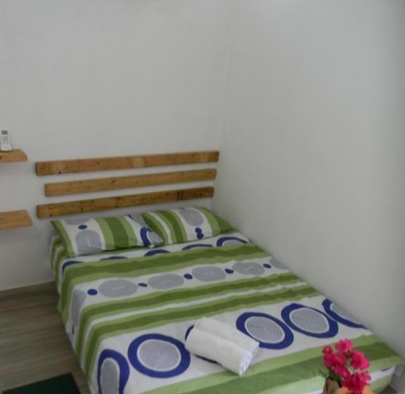 ペンション Hostalnativo