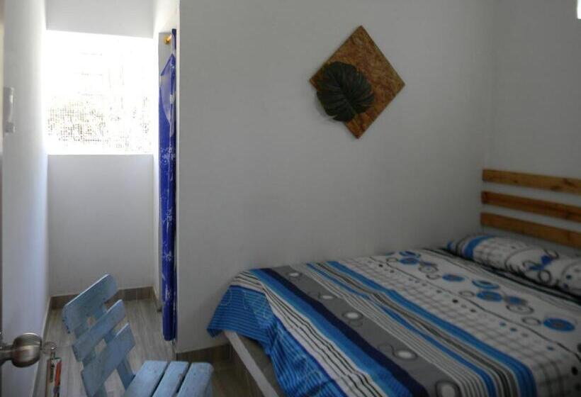 ペンション Hostalnativo