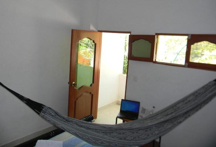 ペンション Hostalnativo