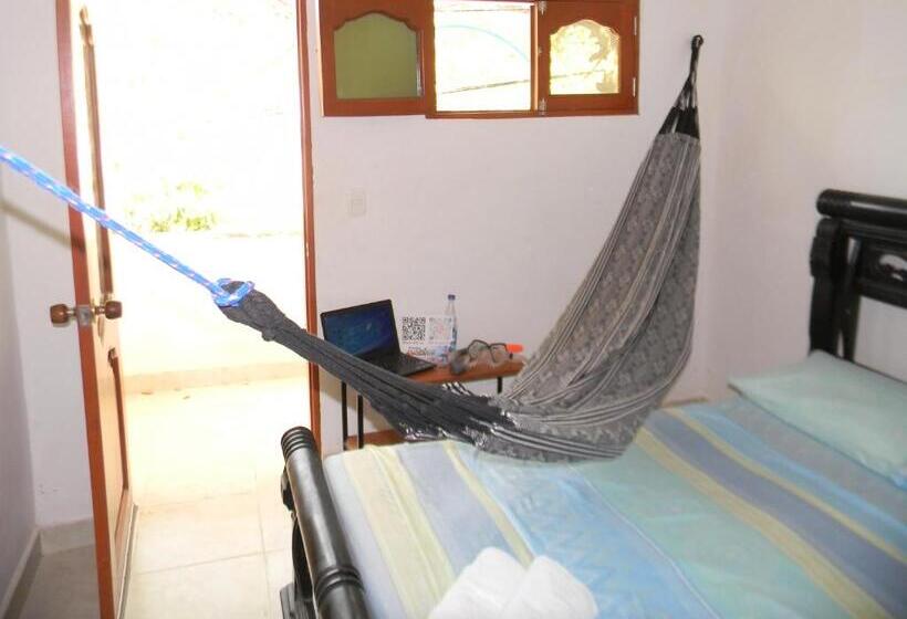 ペンション Hostalnativo