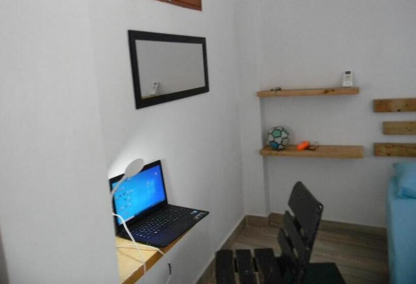 ペンション Hostalnativo