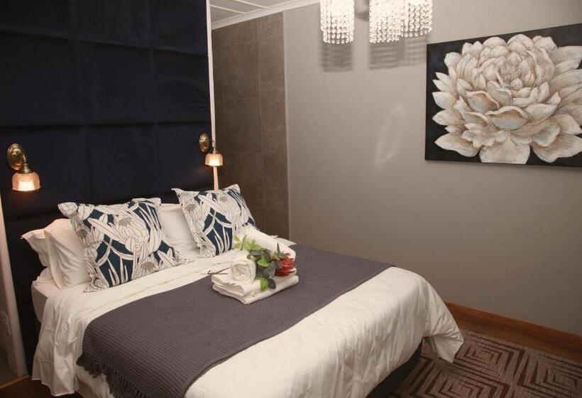 ペンション The Retreat Guesthouse