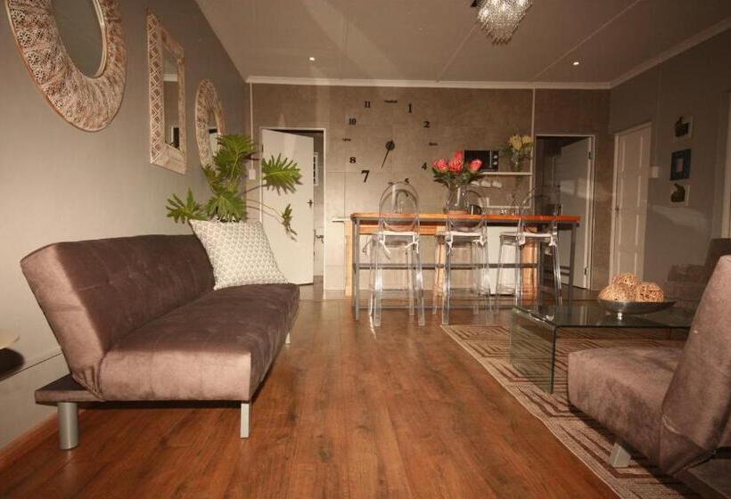 ペンション The Retreat Guesthouse