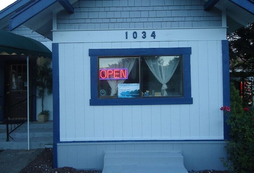 Blue Mountain Motel