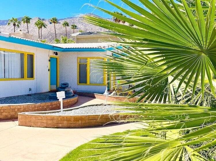 A Place In The Sun Hotel   Adults Only Big Units, Privacy Gardens & Heated Pool & Spa In 1 Acre Park