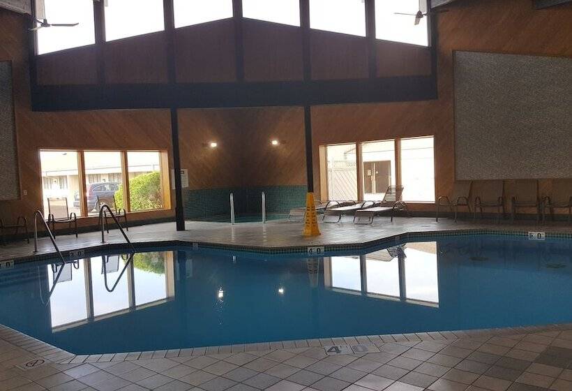 Отель Americas Best Value Inn Chippewa Falls