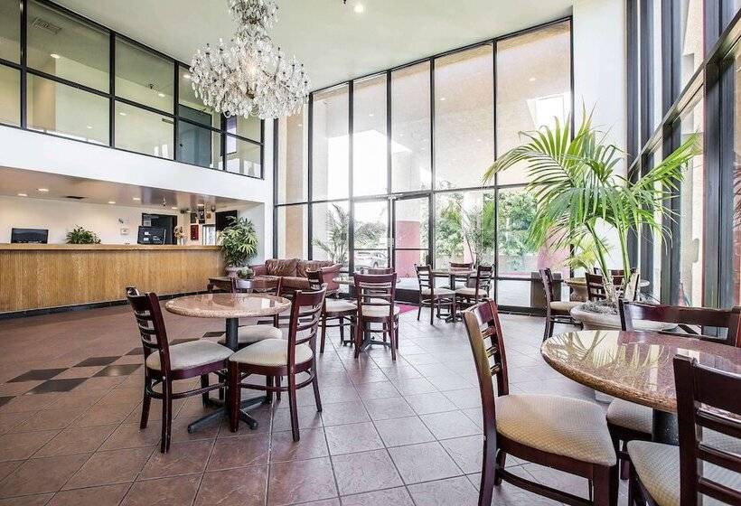 호텔 Baymont By Wyndham Ontario