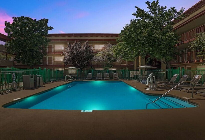 Best Western Plus Orchid Hotel & Suites