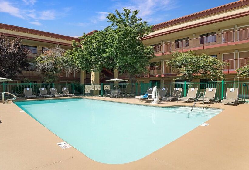 Best Western Plus Orchid Hotel & Suites