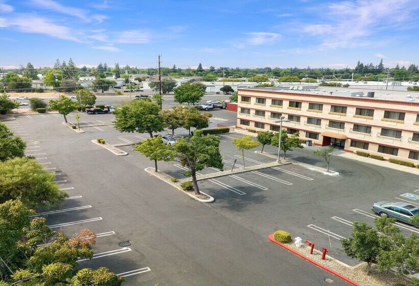 Best Western Plus Orchid Hotel & Suites