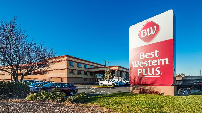 Best Western Plus Orchid Hotel & Suites