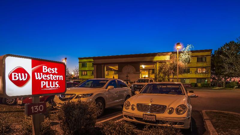 Best Western Plus Orchid Hotel & Suites